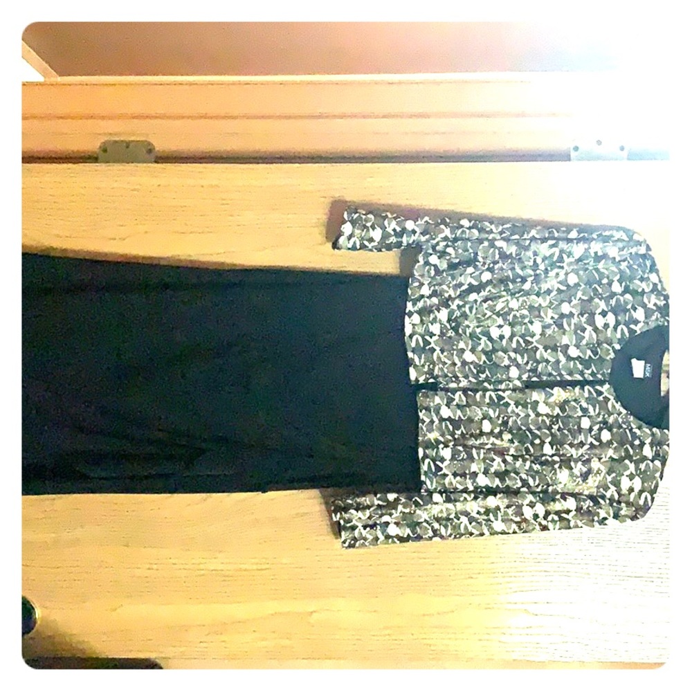 Black/Gold Elegant Woman Dress